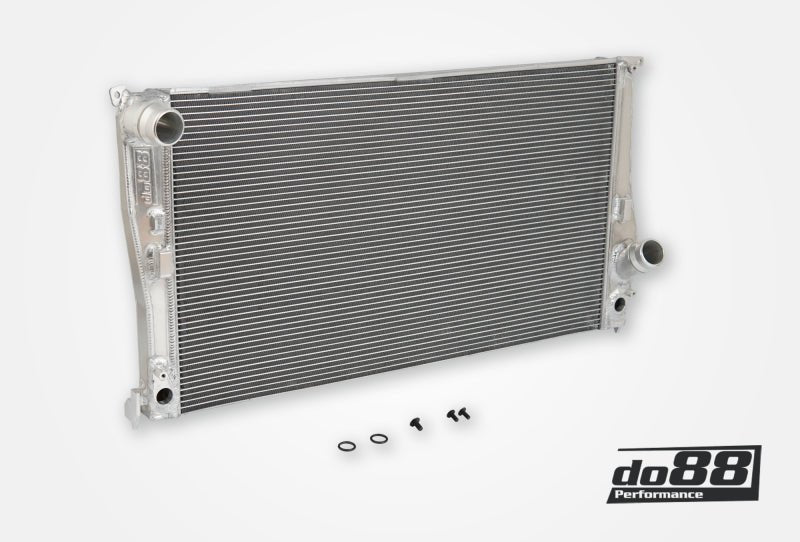 do88 - do88 07 - 13 BMW 135i/335i N54/N55 (E82/E88/E9X) Radiator