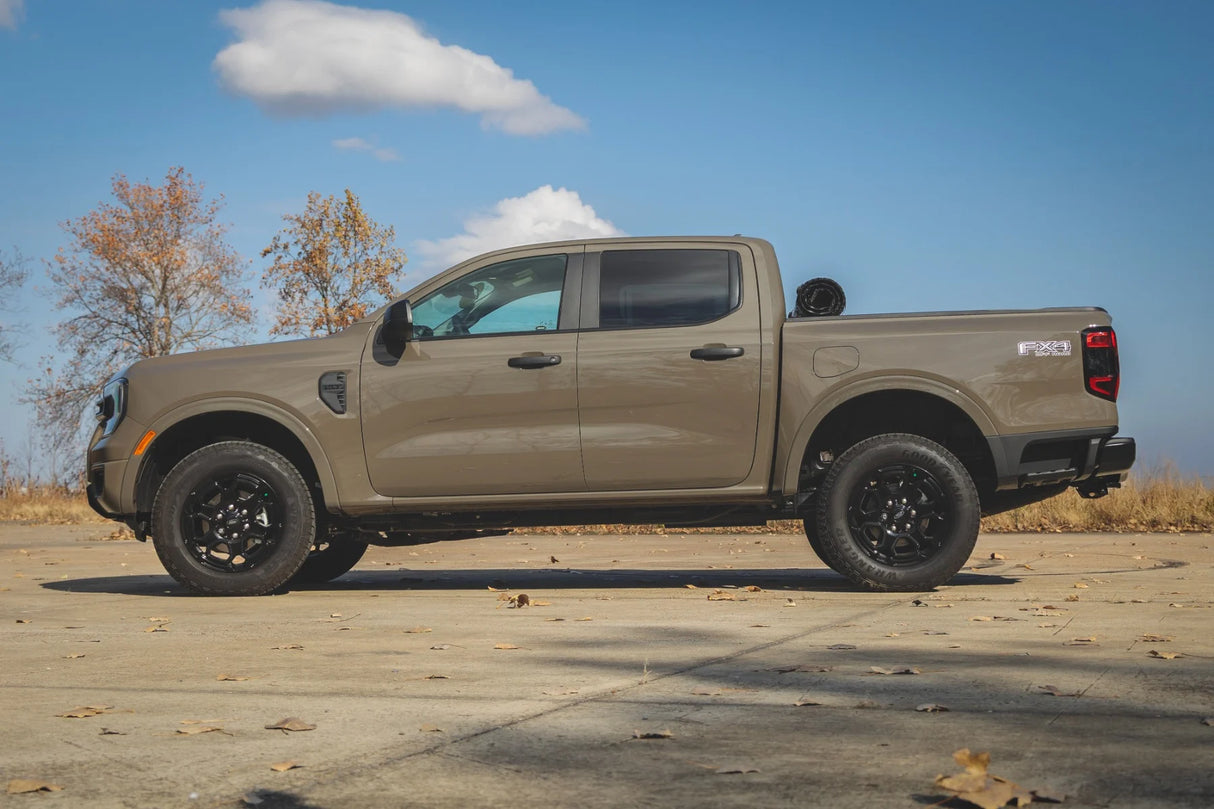 Rough Country Hard Roll Up Bed Cover 5' Bed | Ford Ranger 2WD/4WD (2024-2025)