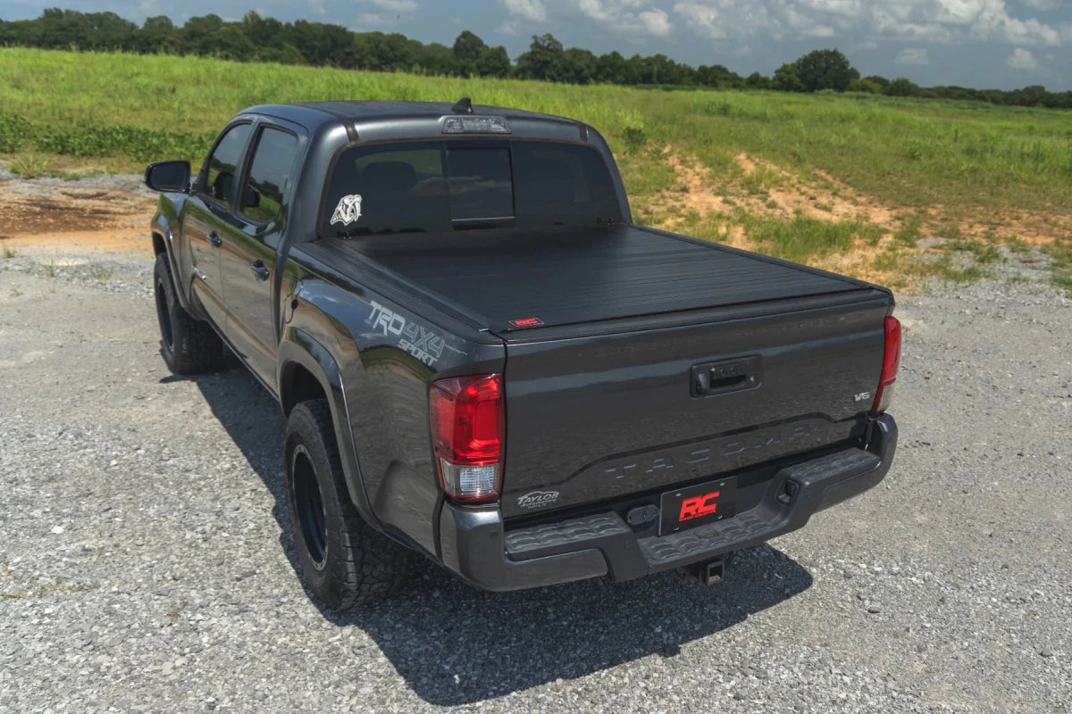 Rough Country - Rough Country Hard Roll Up Bed Cover 5' Bed | Toyota Tacoma 2WD/4WD (2016 - 2023)