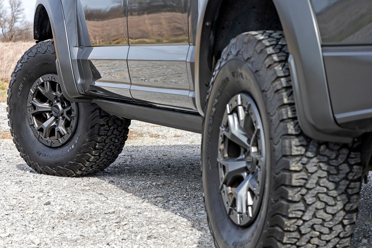 Rough Country - Rough Country Power Running Boards Dual Electric Motor Ford F - 150 (15 - 25) | F - 250/F - 350 Super Duty (17 - 25)