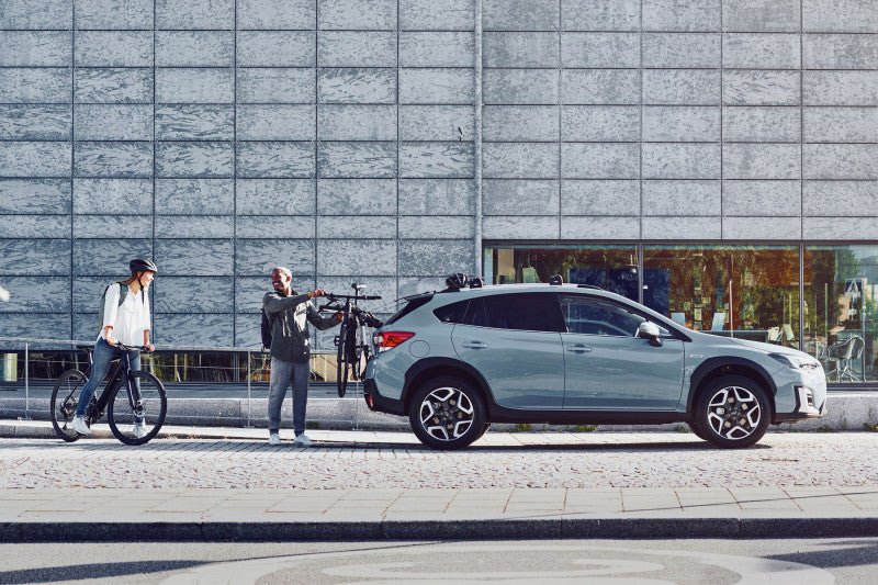 Thule - Thule OutWay Hanging - Style Trunk Bike Rack (Up to 3 Bikes) - Silver/Black - Panda Motorworks