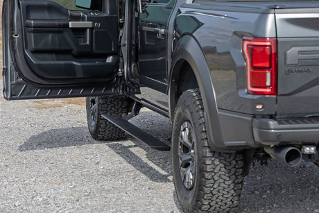 Rough Country - Rough Country Power Running Boards Dual Electric Motor Ford F - 150 (15 - 25) | F - 250/F - 350 Super Duty (17 - 25)