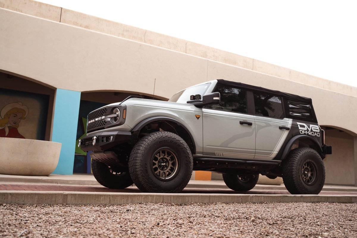 DV8 - DV8 Offroad 21 - 22 Ford Bronco OE Plus Series Side Steps - Panda Motorworks